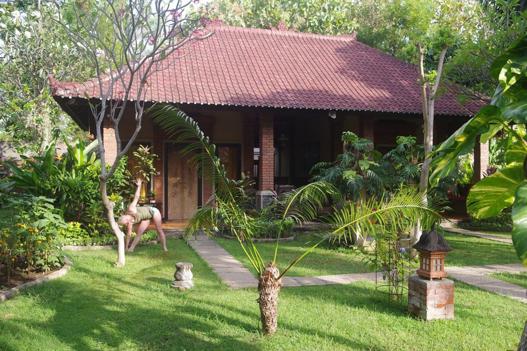 Tirta Sari Bungalow Pemuteran Exterior foto